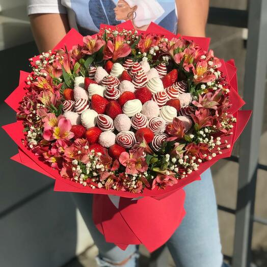 Клубничный микс с альстромерией XXL