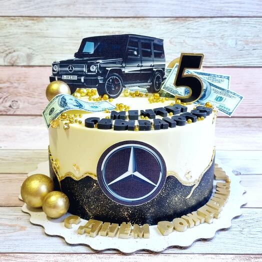 Cake with car topper