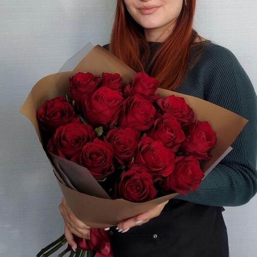 15 красных роз 50см