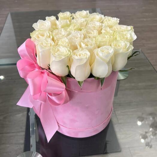 25 white roses in box