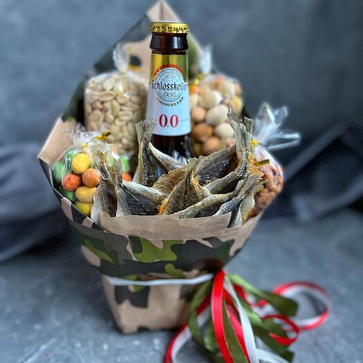 Мужской букет с орешками и сухариками