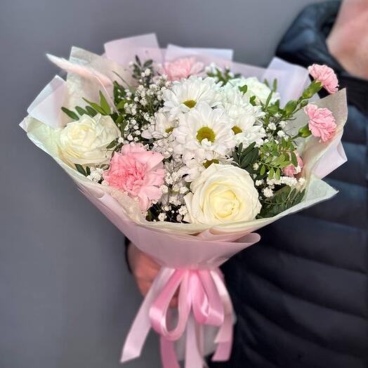 Букет с белыми розами