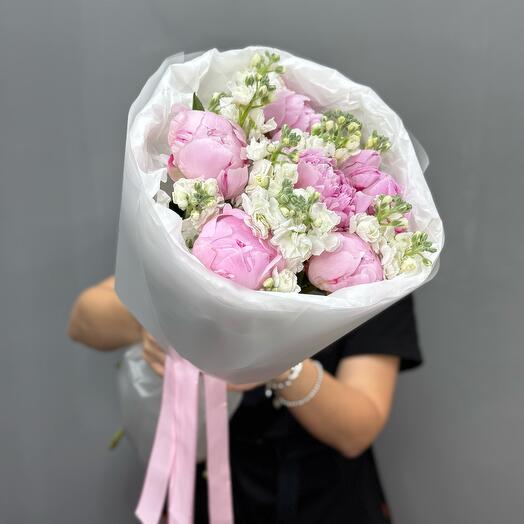 Bouquet of mattiola and peonies