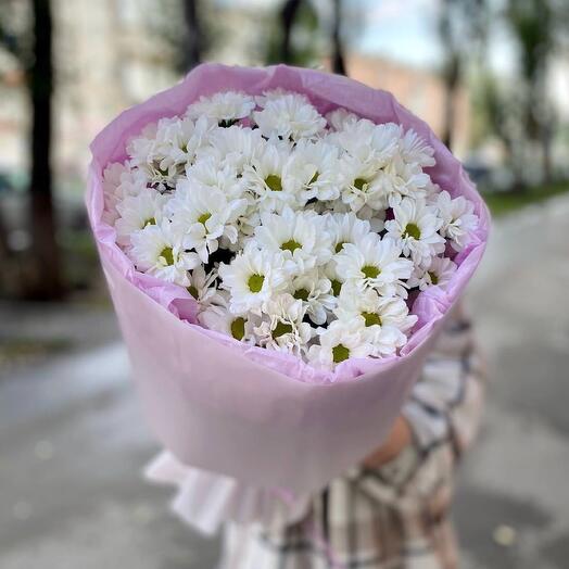 Букет с нежной хризантемой