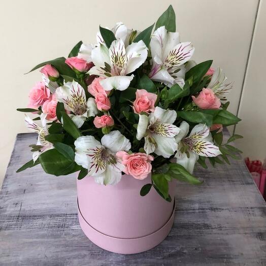 Composition of bush rose and alstroemeria