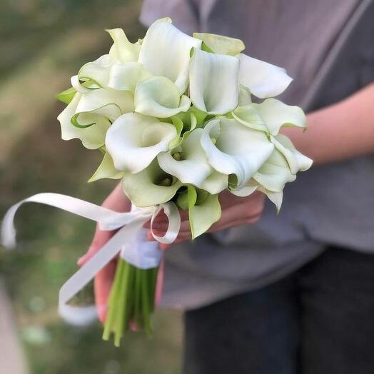 white bridal calla