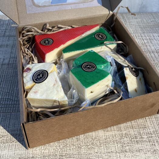 CHEESE BOX. Подарочный набор 5 видов сыра из коровьего молока с ...