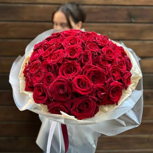 Букет сортовых роз Red Naomi 55