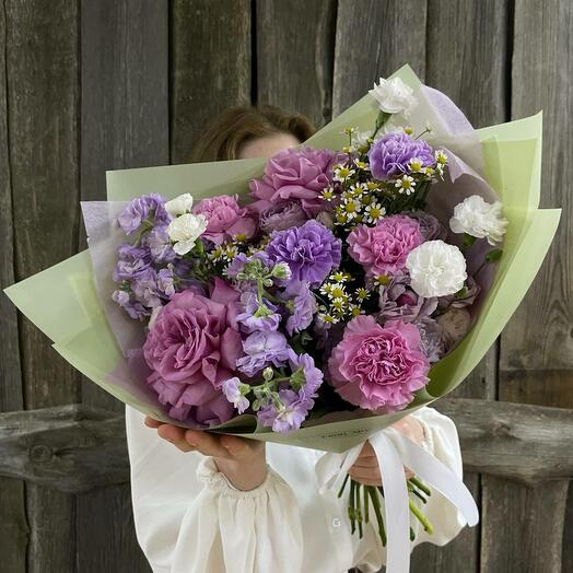 Lavender Green bouquet with mattiola and French rose FM398