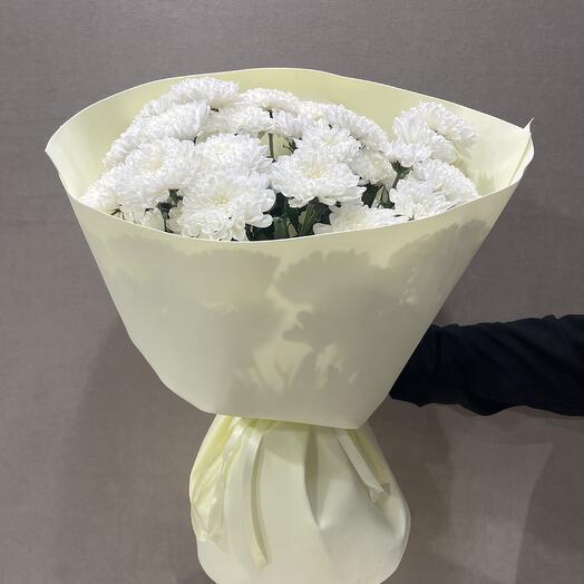 Bouquet of white chrysanthemums