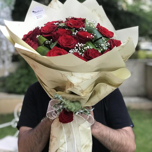 15 RED ROSES