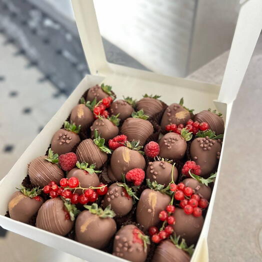 Set di fragole ricoperte di cioccolato Royal 🍓🍫🍬🍭☕️🦋🦄🎁🎊
