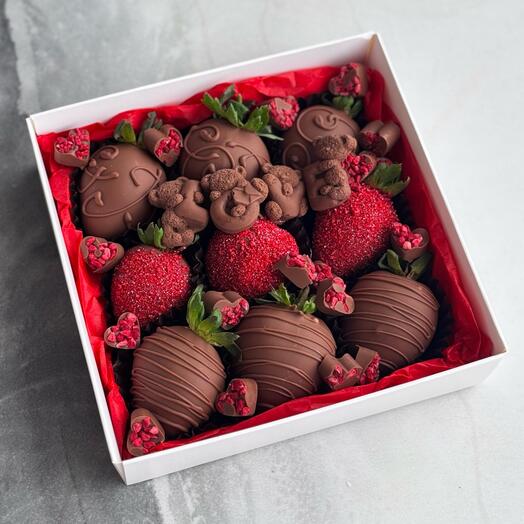 Клубника в шоколаде LOVE 9шт
