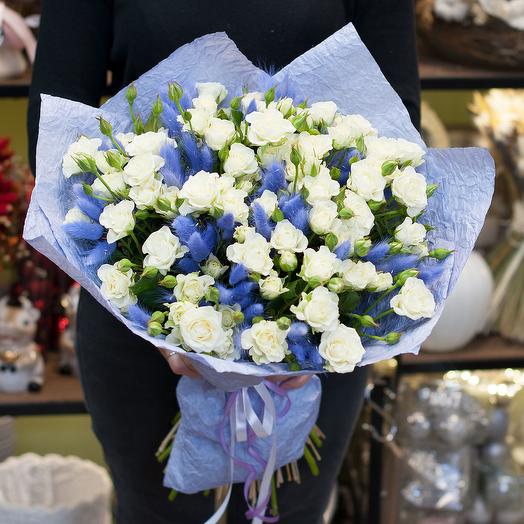 Bouquet of flowers in the breeze