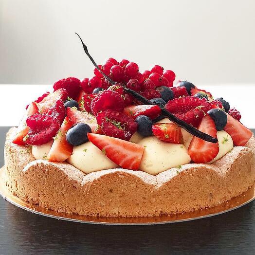 Tarta Dacquoise con frutos rojos