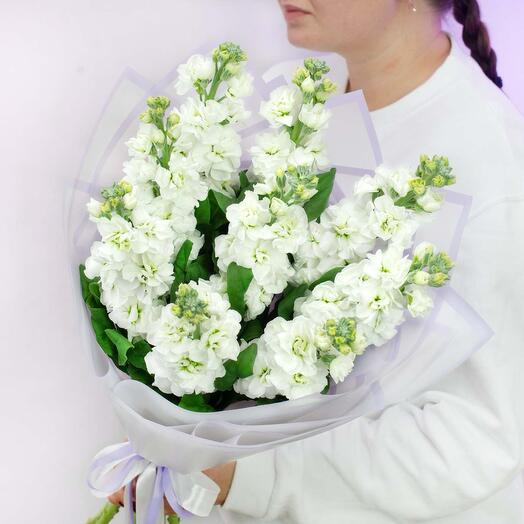 Букет из 9 белых маттиол