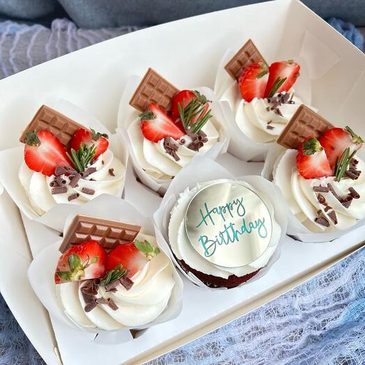 Капкейки с клубникой