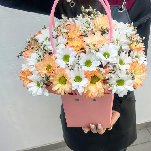 Цветы в коробке любви