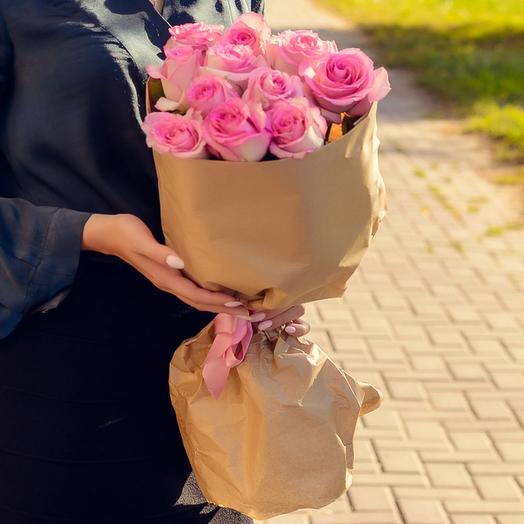 15 розовых роз