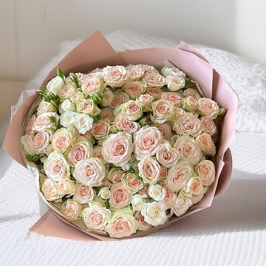 30 Soft Pink Spray Roses