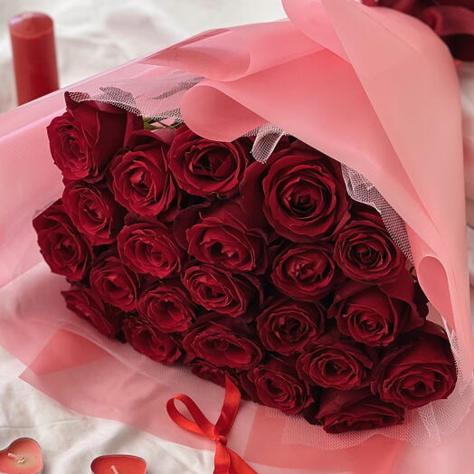 25 red roses