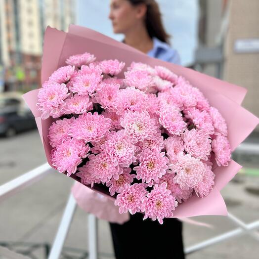 Большой букет из розовых хризантем