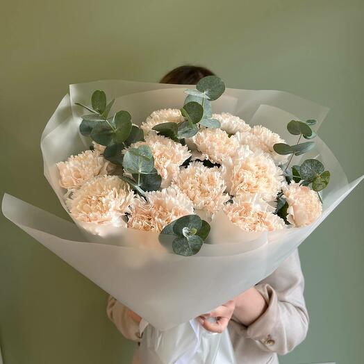 Персиковые диантусы в матовой пленке