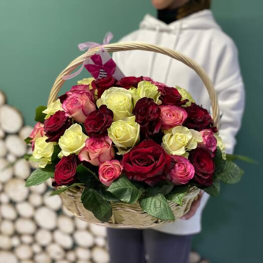 Корзина из 31 розы