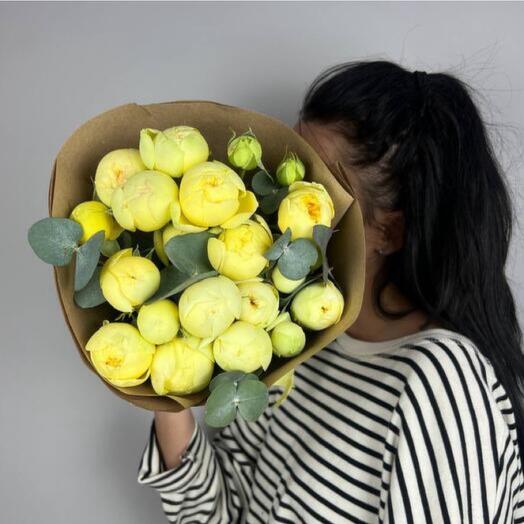 9 Yellow Poeny Roses Bouquets