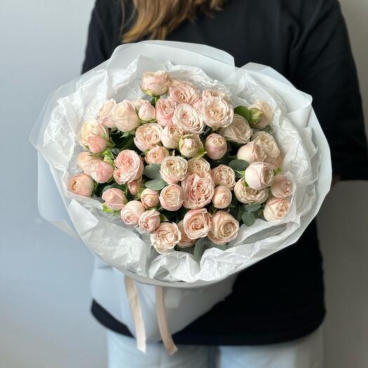 Моно-букет нежных роз Бомбастик