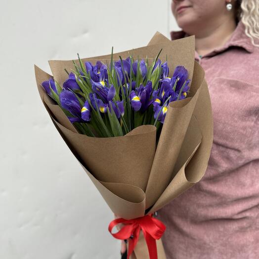 Букет из 19 ирисов Теплое настроение
