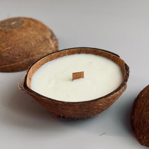 Свеча в кокосе (soy wax, aroma: кокос)