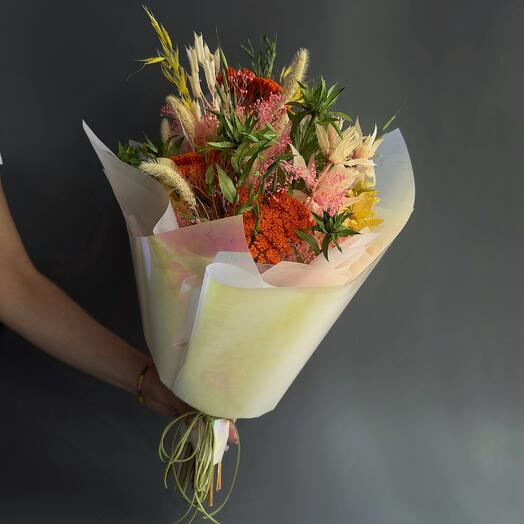 Букет из сухоцветов и стабилизированных цветов  «Яркий»