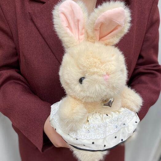 Игрушка зайка в юбочке с бусиками