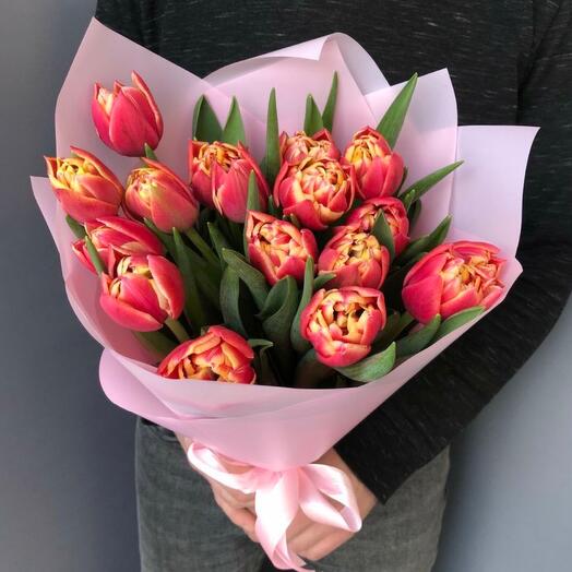 Букет из 17 пионовидной тюльпанов