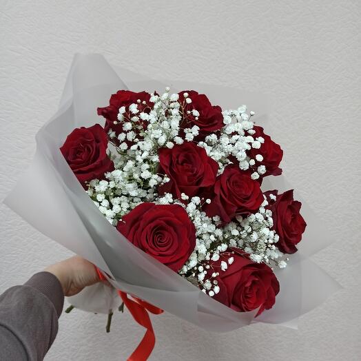 9 red roses with gypsophila