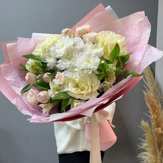 The author's bouquet of "Beloved " with French roses, chrysanthemum and alstroemeria