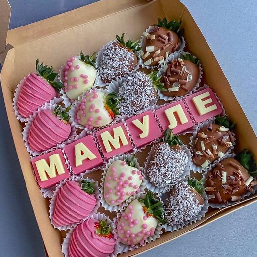 Клубника на день мамы
