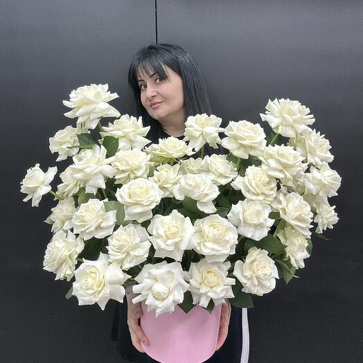 Французские розы в коробке белые