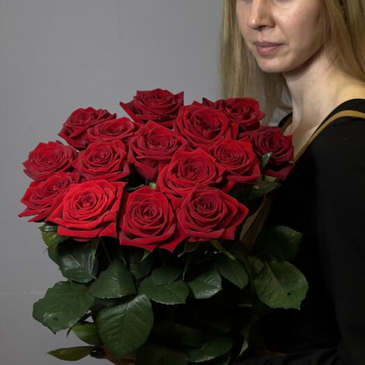 Букет из 15 красных роз