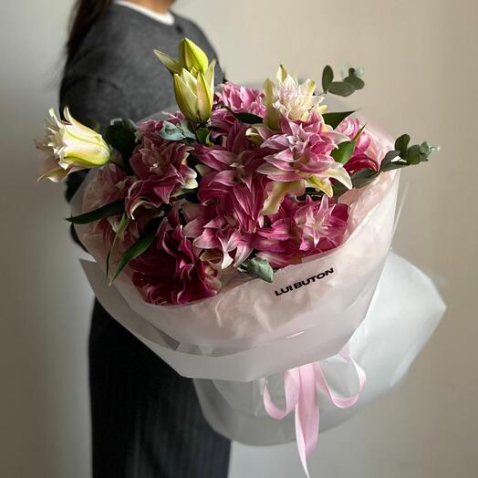 Букет "Пионовидные лилии"