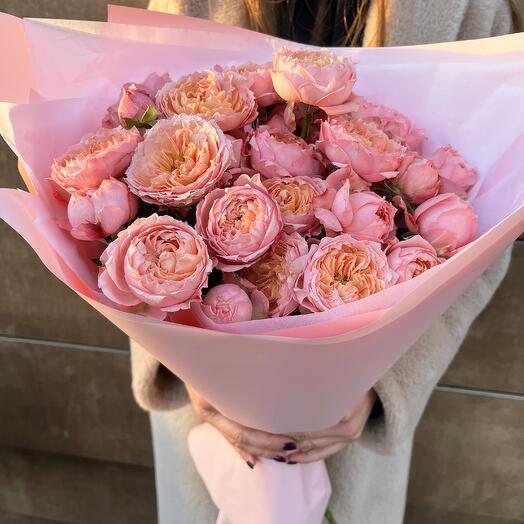 Bouquet of peony-shaped rose "Juliet"