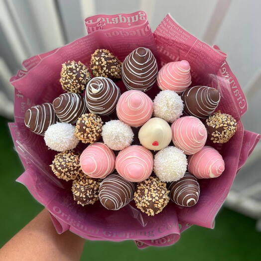 Ramo de fresas cubiertas de chocolate
