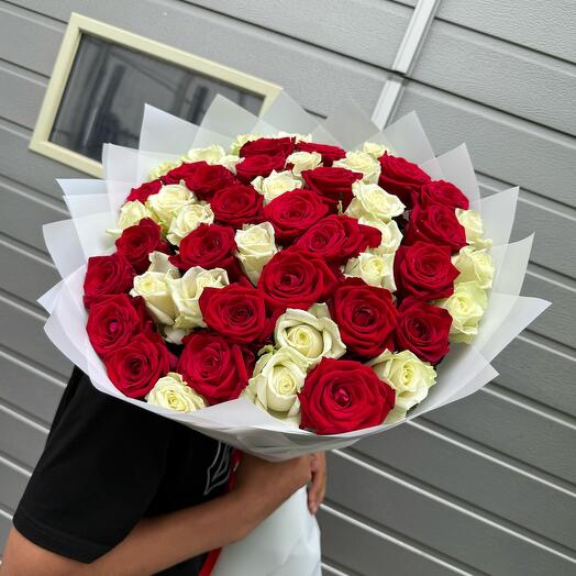 Букет из белый и красных роз😍😍🥰🔥