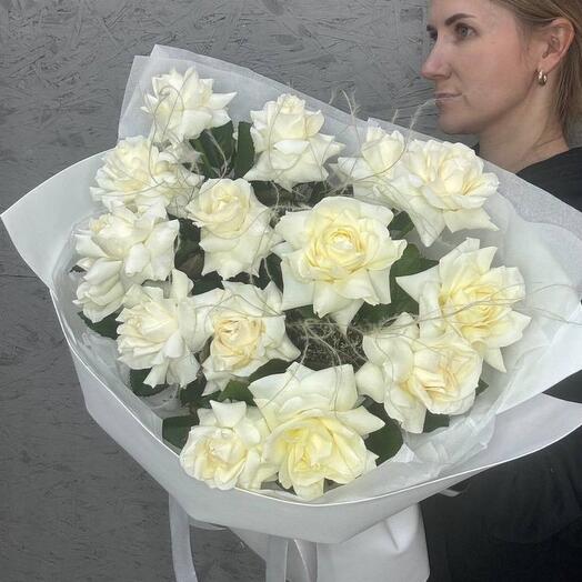 Французские белые розы 15 шт