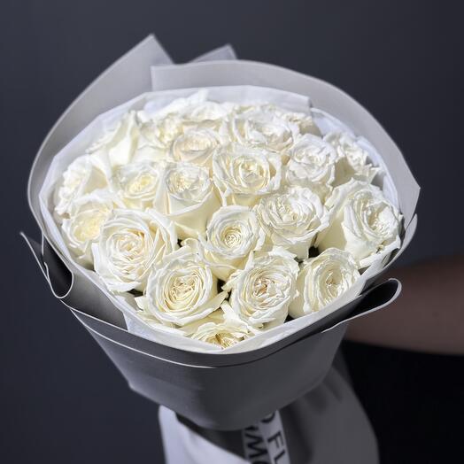 Букет из 25 белых роз