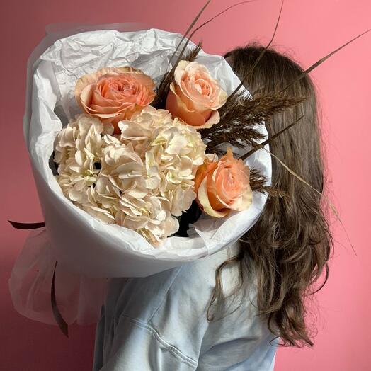 Bouquet of peach hydrangeas and peony-like roses🍑 Peach Mood S