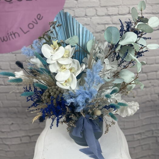 Dried flowers and decor blue