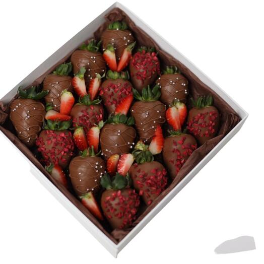 Strawberry chocolate with pearl grains