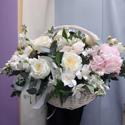 Корзина с цветами 23459
